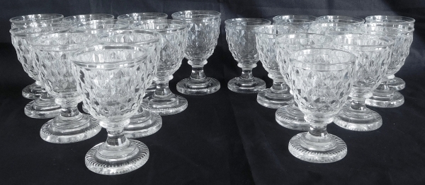 Set of Le Creusot crystal wine glasses for 10 guests, early 19th century circa 1820 - 20 pieces