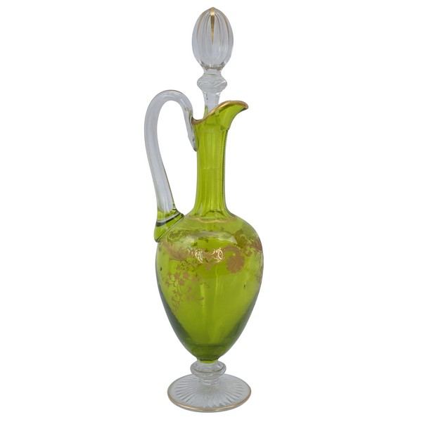 Aiguière / carafe en cristal de Saint Louis vert, modèle Massenet gravé et doré