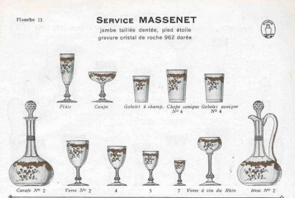 Aiguière / carafe en cristal de Saint Louis vert, modèle Massenet gravé et doré