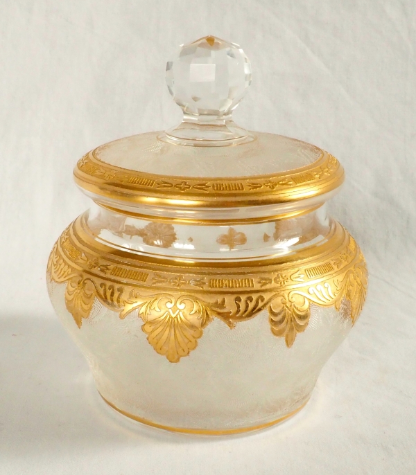 Sucrier en cristal de Saint Louis gravé et doré à l'or fin - modèle Nelly de style Empire
