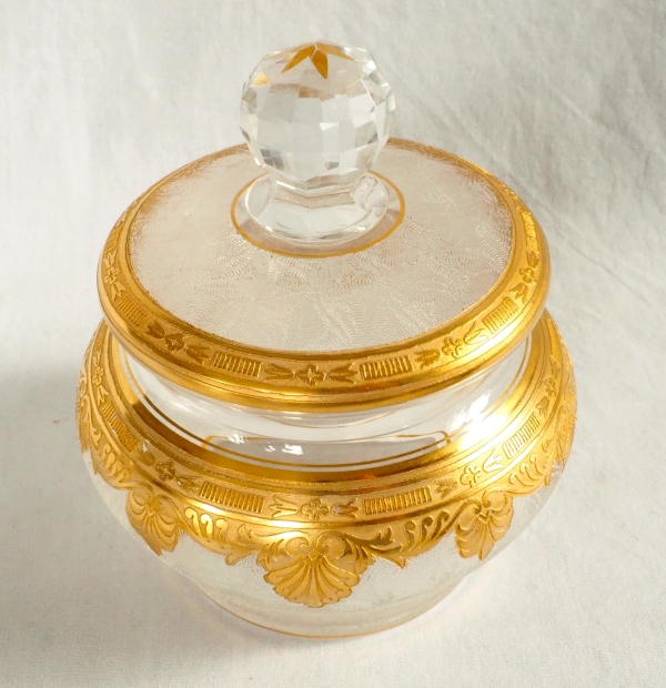 Sucrier en cristal de Saint Louis gravé et doré à l'or fin - modèle Nelly de style Empire