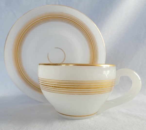 Baccarat - white opaline hot chocolate cup enhanced with fine gold - circa 1850
