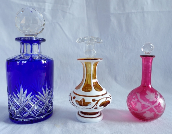 Tall Baccarat crystal perfume bottle / alcohol bottle, Douai pattern, cobalt blue overlay crystal - 20,2cm