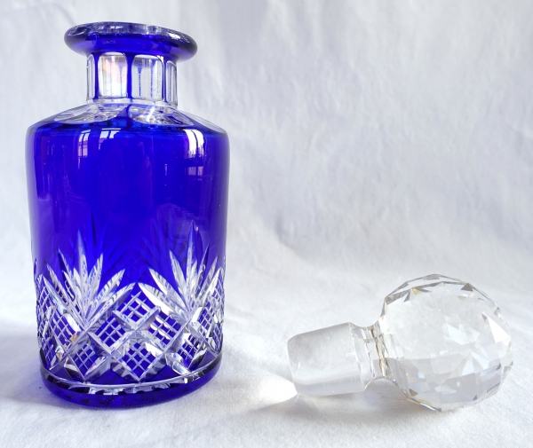 Tall Baccarat crystal perfume bottle / alcohol bottle, Douai pattern, cobalt blue overlay crystal - 20,2cm