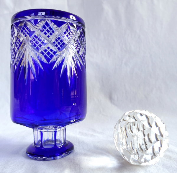 Tall Baccarat crystal perfume bottle / alcohol bottle, Douai pattern, cobalt blue overlay crystal - 20,2cm