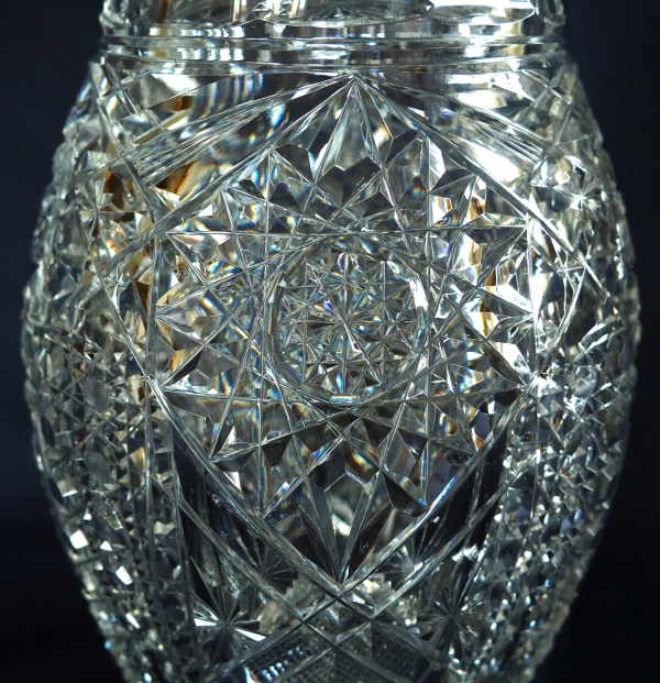 Spectacular Baccarat crystal vase - 35,2cm