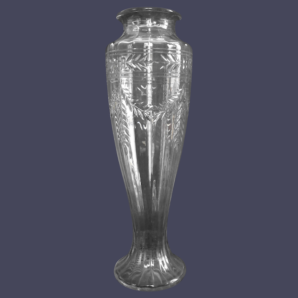 Very tall Baccarat crystal vase, laurels cut pattern - 49cm