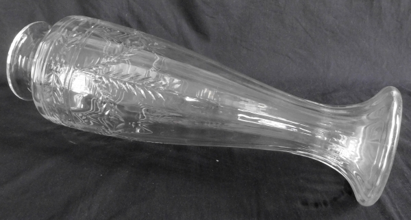 Very tall Baccarat crystal vase, laurels cut pattern - 49cm