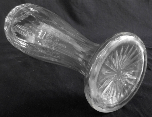 Very tall Baccarat crystal vase, laurels cut pattern - 49cm