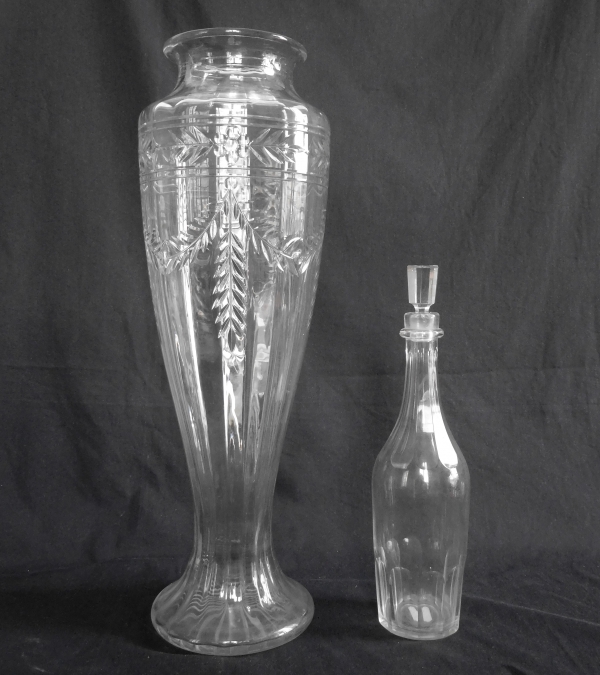 Very tall Baccarat crystal vase, laurels cut pattern - 49cm