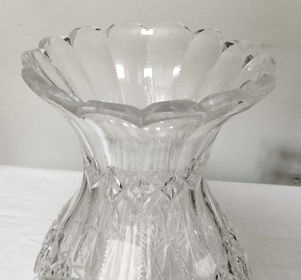 Spectaculaire vase en cristal de Baccarat, modèle Lagny - 44cm