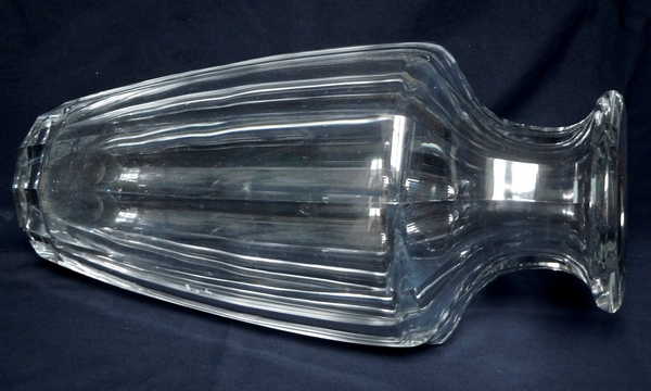 Spectaculaire vase en cristal de Baccarat taillé, modèle Malmaison - 40cm