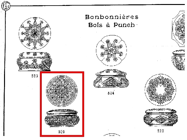 Très grande bonbonnière en cristal de Baccarat richement taillé