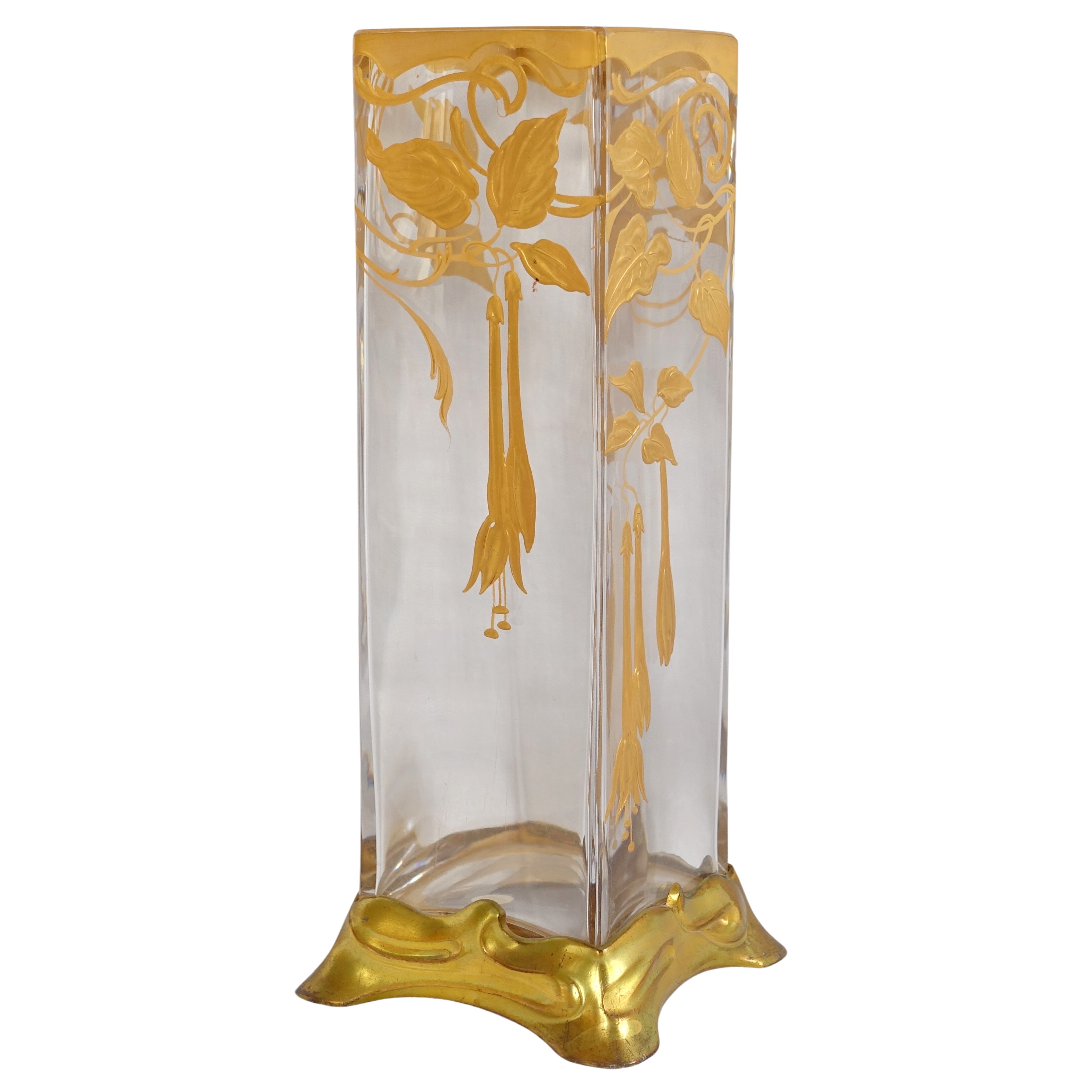 Baccarat crystal Art Nouveau vase enhanced with fine gold, ormolu frame, circa 1900