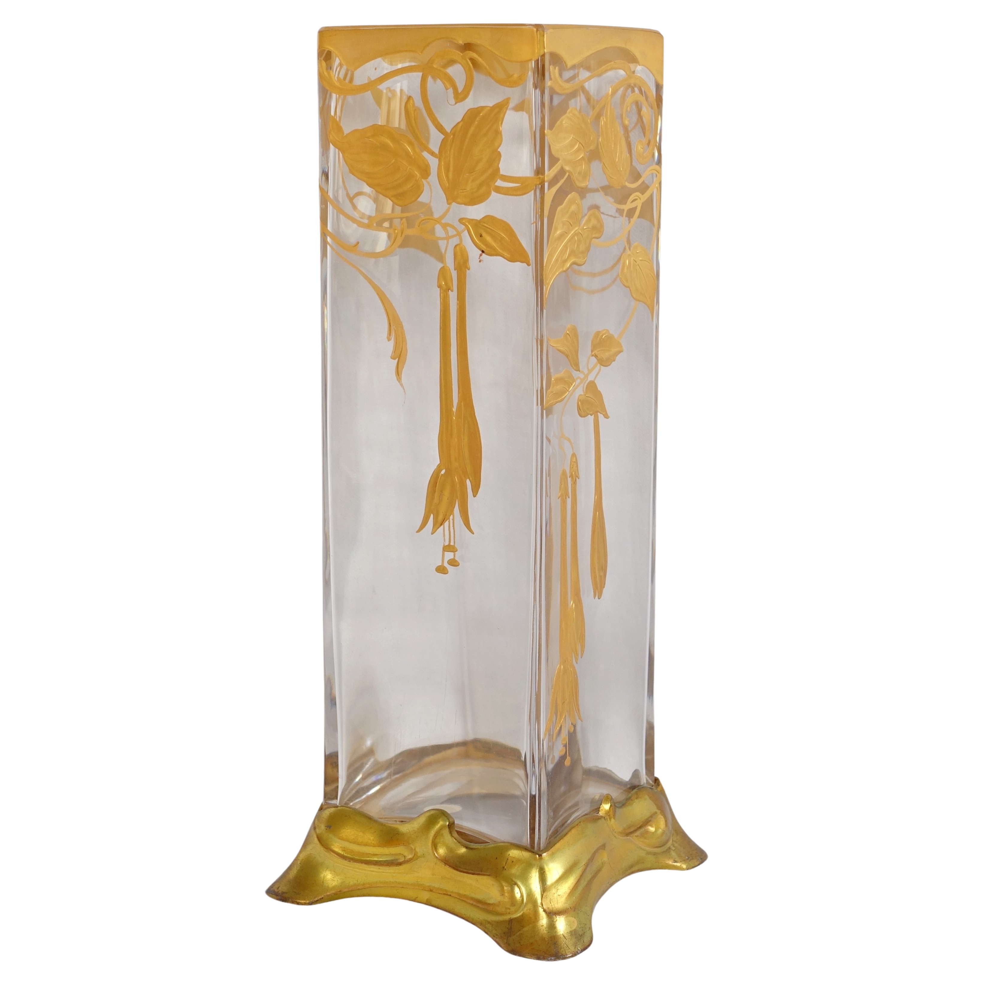 Baccarat crystal Art Nouveau vase enhanced with fine gold, ormolu frame, circa 1900