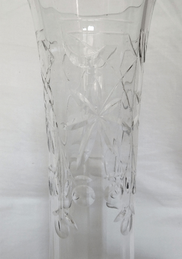 Grand vase en cristal de Baccarat taillé Art Nouveau circa 1900