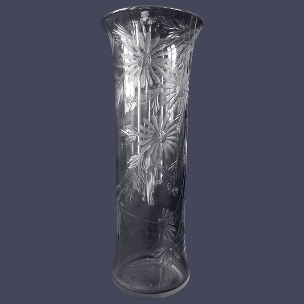 Tall Baccarat crystal vase, cut and engraved daisies decoration, Art Nouveau production