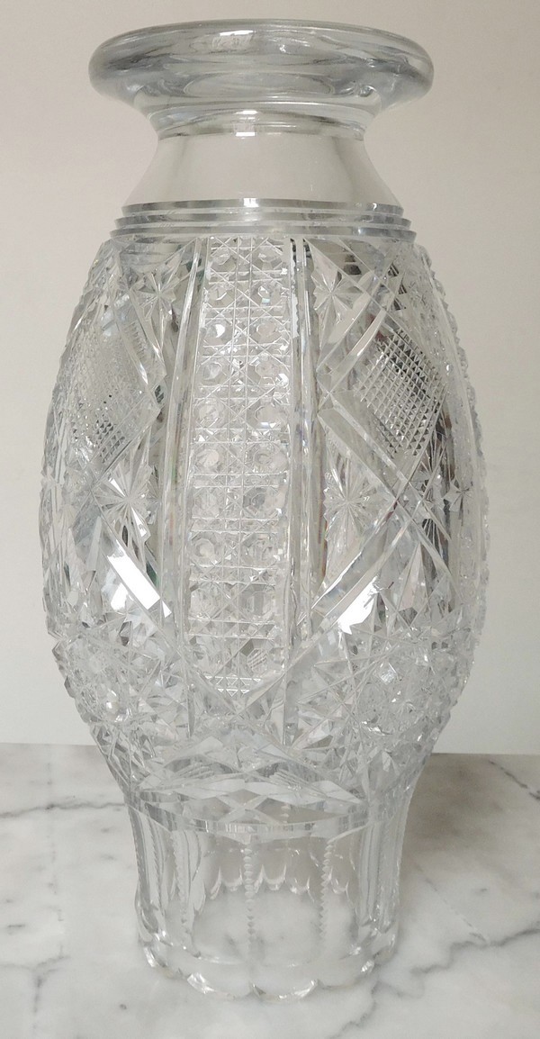 Grand vase en cristal de Baccarat monté en lampe