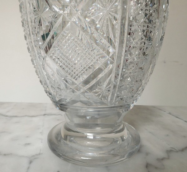 Grand vase en cristal de Baccarat monté en lampe