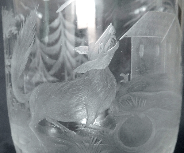 Vase en cristal de Baccarat, motif Fables de la fontaine le Corbeau et le Renard