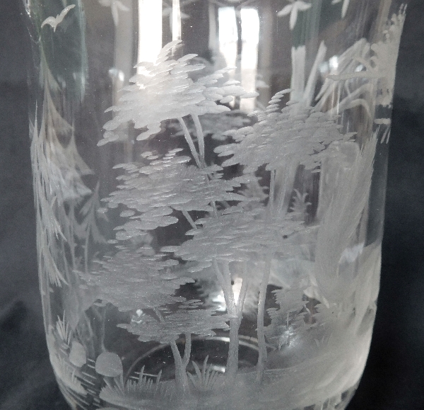 Vase en cristal de Baccarat, motif Fables de la fontaine le Corbeau et le Renard