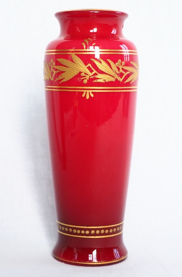 Red overlay Baccarat opaline crystal single-flower vase - original paper sticker