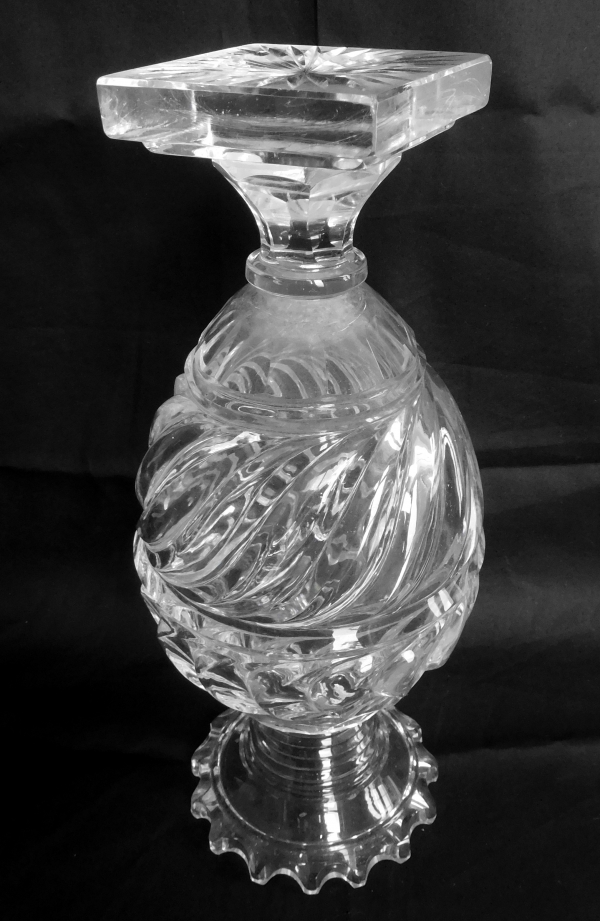 Le Creusot : vase balustre en cristal taillé, XIXe siècle époque Charles X - 28cm