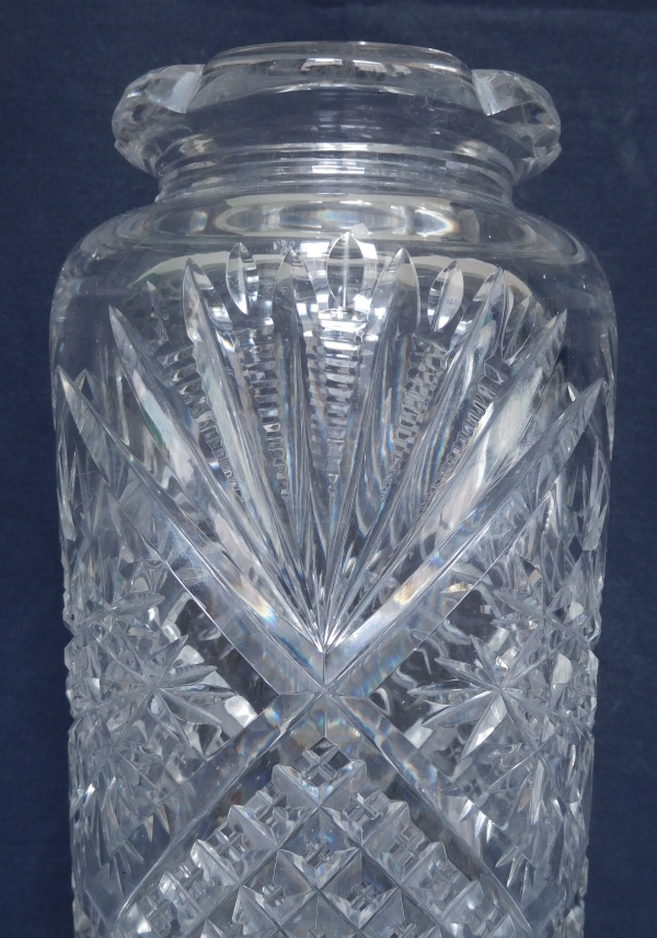 Spectacular Baccarat crystal vase, rich cut crystal pattern, early 20th century