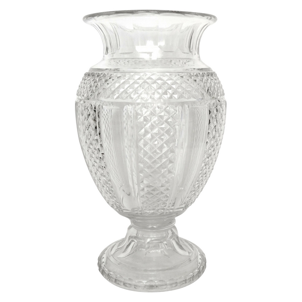 Grand vase Medicis en cristal de Saint Louis taillé en pointes de diamant, époque fin XIXe