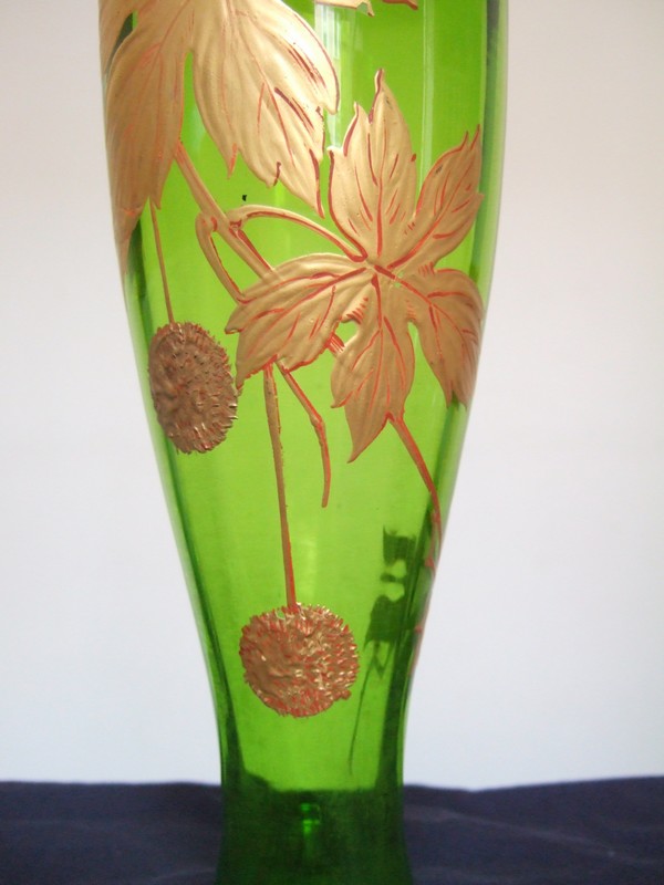 Grand vase en cristal de Baccarat vert olive, modèle Platanes doré à l'or fin