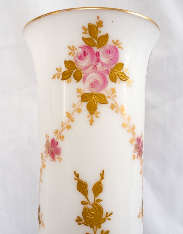Vase en cristal de Saint Louis - opaline peinte et dorée - étiquette papier