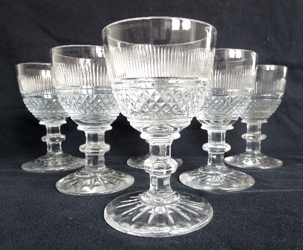 Verre à vin en cristal d'époque Charles X, Baccarat ou Le Creusot, proche modèle Trianon, XIXe siècle