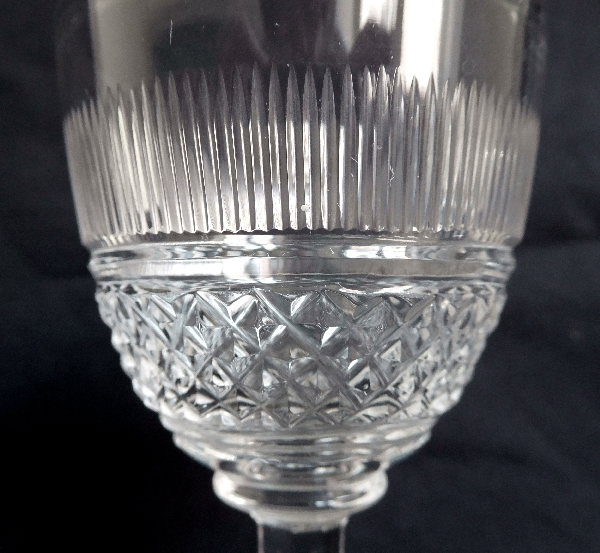 Verre à vin en cristal d'époque Charles X, Baccarat ou Le Creusot, proche modèle Trianon, XIXe siècle