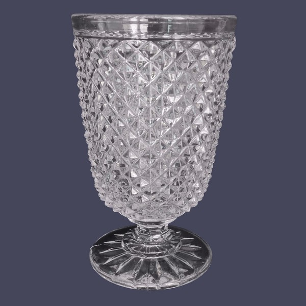 Baccarat crystal tooth glass, diamond-shaped moulded item (Marie-louise)