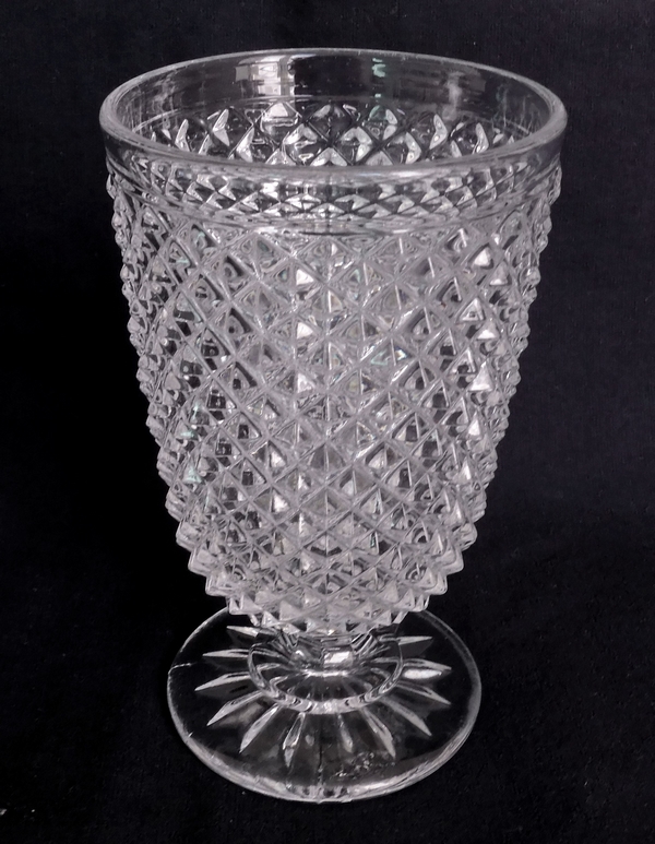 Verre à dent en cristal de Baccarat, modèle pointes de diamants (Marie-Louise)