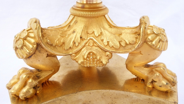 Important bougeoir flambeau en bronze doré d'époque Restauration - lampe de bureau