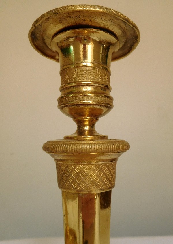 Paire de bougeoirs / flambeaux en bronze doré d'époque Directoire Consulat