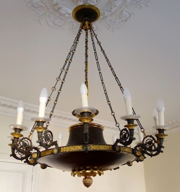 Large Empire patinated bronze and ormolu chandelier, 12 lights, early 19th century circa 1830