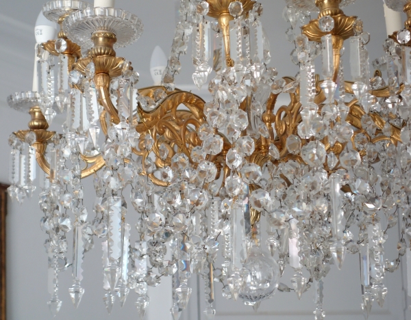 Louis XVI style Baccarat crystal and gilt bronze (ormolu) chandelier, 12 lights, late 19th century production