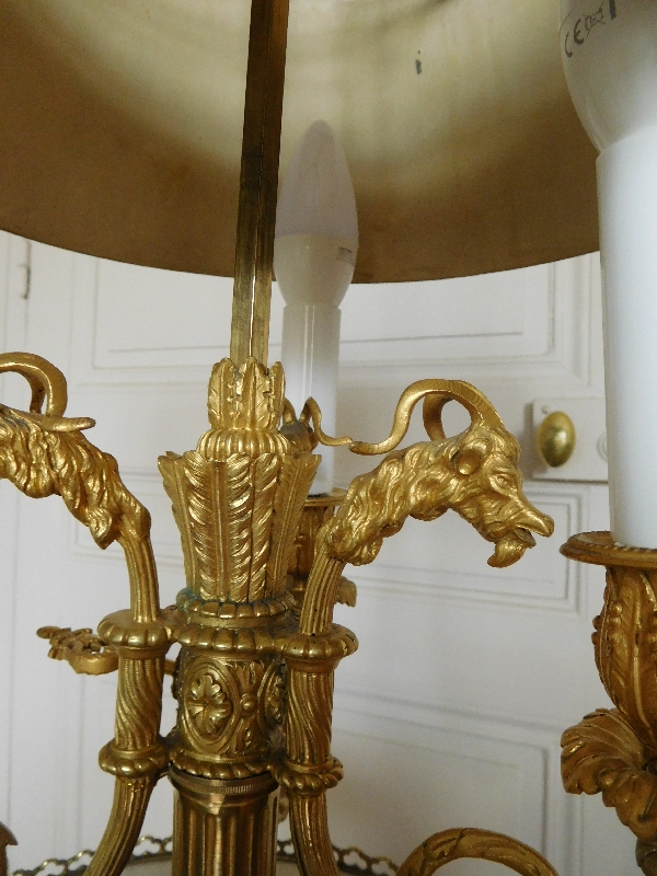 Lampe Bouillotte En Bronze Ciselé Et Doré De Style Louis XVI Modèle Aux Chèvres