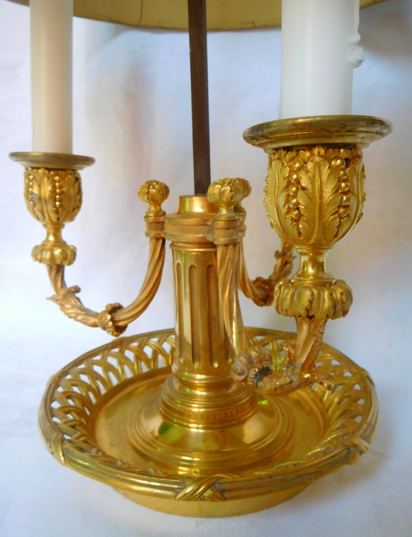 Lampe bouillotte en bronze ciselé et doré de style Louis XVI d'époque XIXe siècle