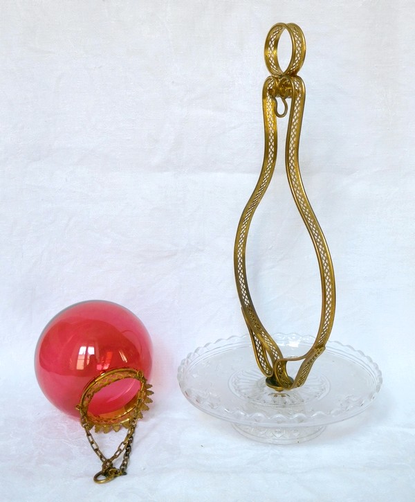 Lampe à huile en cristal de Baccarat rouge et blanc, modèle Renaissance - signée