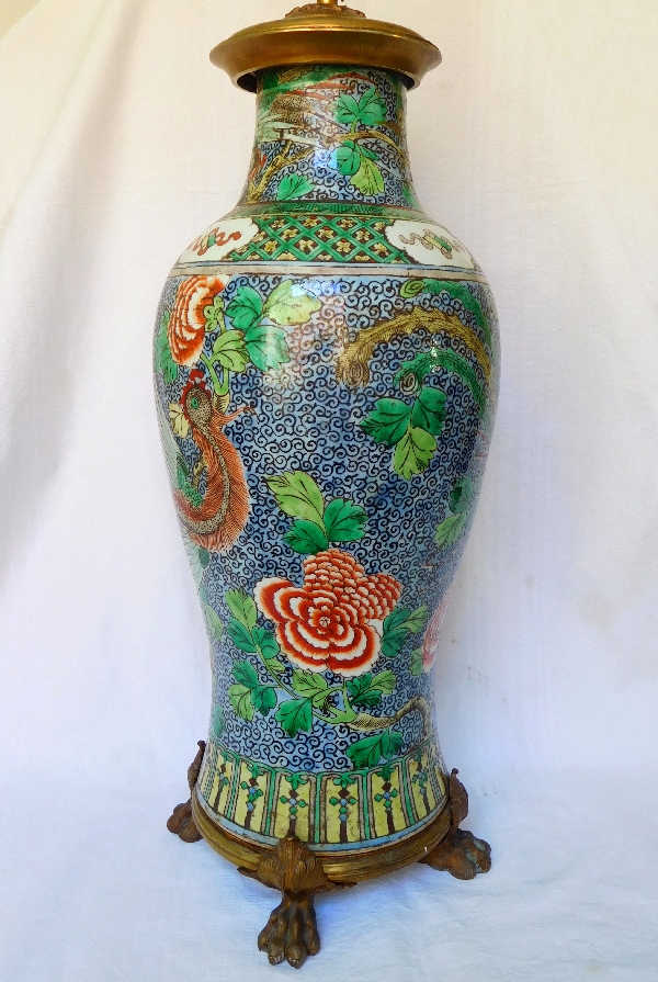 Tall China porcelain vase, Qianlong period, green family type of decoration 