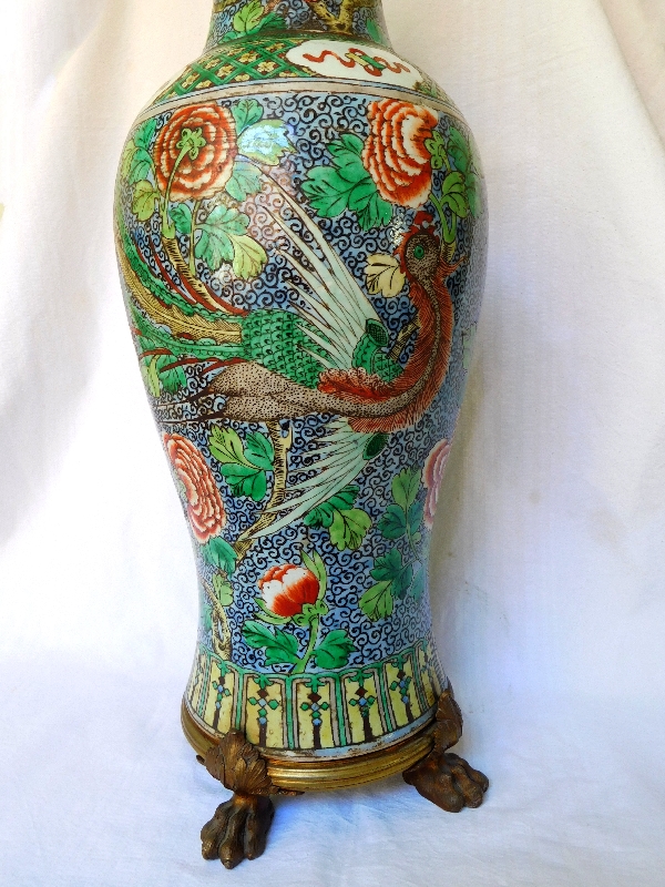 Tall China porcelain vase, Qianlong period, green family type of decoration 