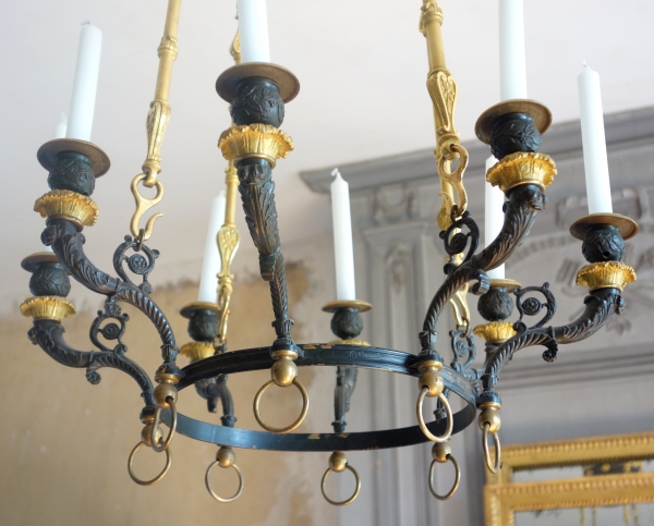 Empire ormolu and patinated bronze 8-lights chandelier, early 19th century