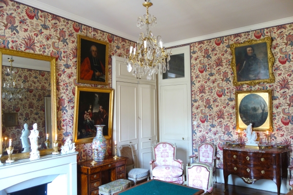 Lustre cage à 9 feux de style Louis XV, pampilles en cristal taillé de Baccarat