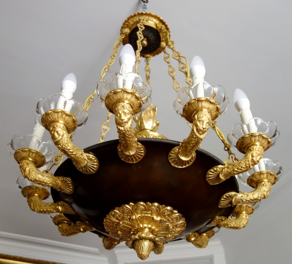 Large Empire chandelier, ormolu and patinated bronze - 12 lights - France circa 1830