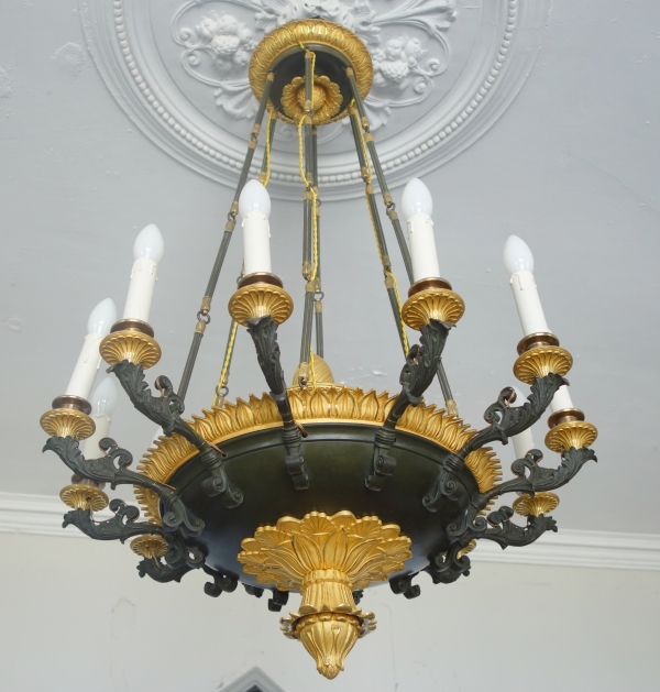 Large Empire chandelier, ormolu and patinated bronze - 12 lights - France circa 1820