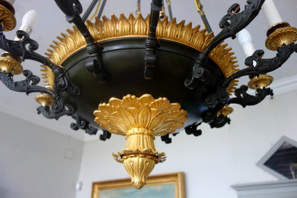 Large Empire chandelier, ormolu and patinated bronze - 12 lights - France circa 1820