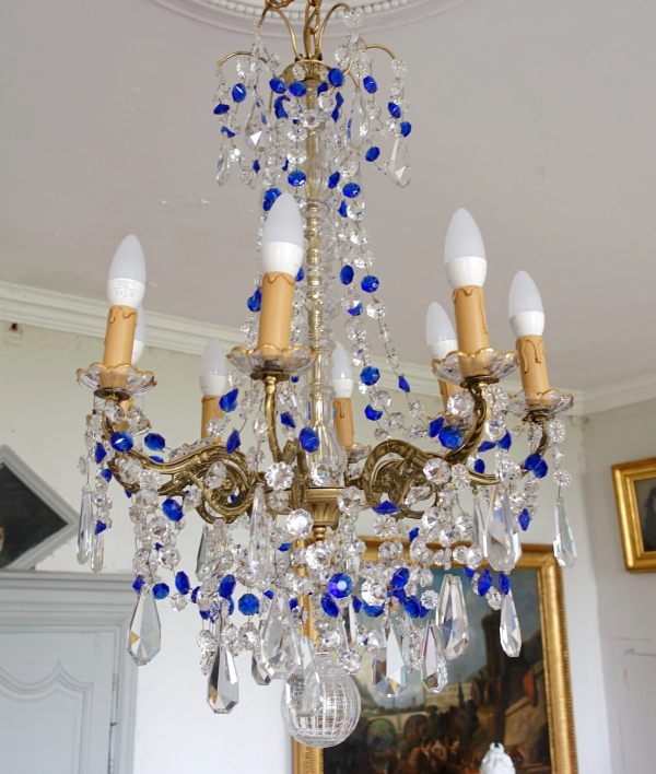 Lustre 8 feux en cristal de Baccarat blanc et bleu cobalt - style Louis XVI